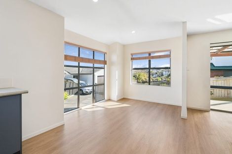 Photo of property in 72l Seabrook Avenue, New Lynn, Auckland, 0600