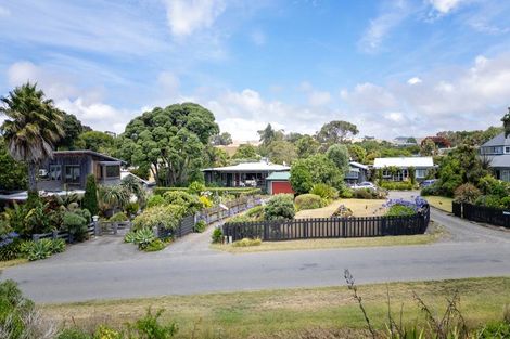 Photo of property in 24 Wellwood Terrace, Te Awanga, 4102
