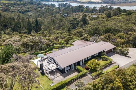 Photo of property in 373 Paremoremo Road, Paremoremo, Auckland, 0632