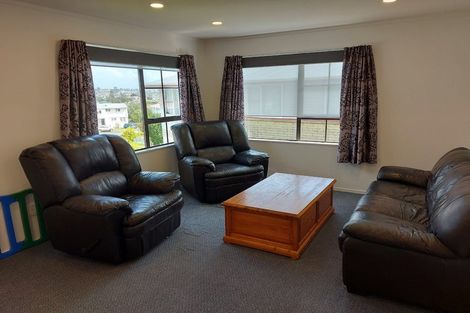 Photo of property in 11 Marne Grove, Waitangirua, Porirua, 5024