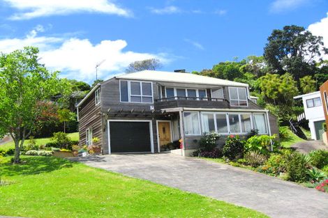 Photo of property in 30a Zita Avenue, Matakatia, Whangaparaoa, 0930