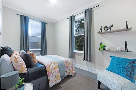 Photo of property in 11 Roxburgh Street, Mount Victoria, Wellington, 6011