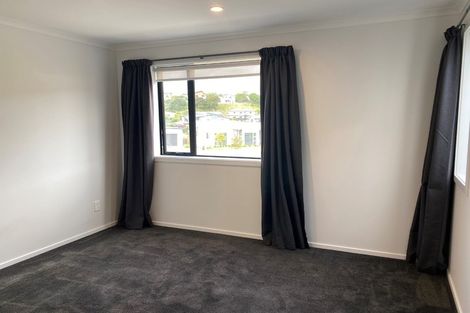 Photo of property in 5a Breakwater Way, Whitby, Porirua, 5024