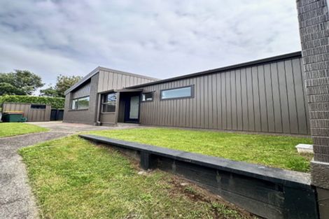 Photo of property in 20 Tiverton Crescent, Whalers Gate, New Plymouth, 4310