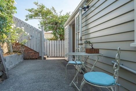 Photo of property in 18 Carrington Street, Mount Cook, Wellington, 6021