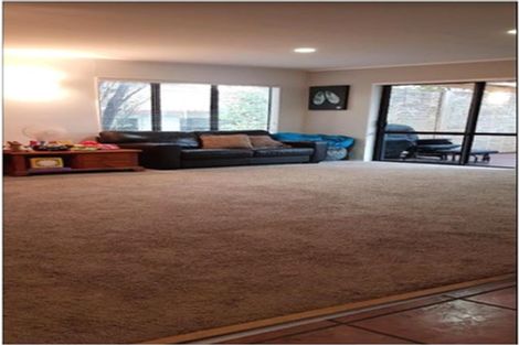 Photo of property in 22 Raphael Place, West Harbour, Auckland, 0618