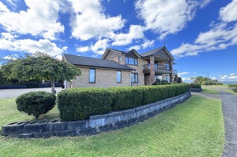 Photo of property in 21 Waimanu Drive, Te Atatu Peninsula, Auckland, 0610