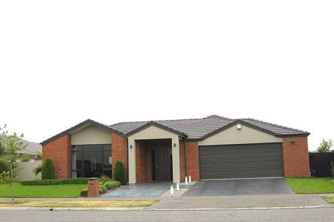 Photo of property in 60 Rothesay Road, Parklands, Christchurch, 8083
