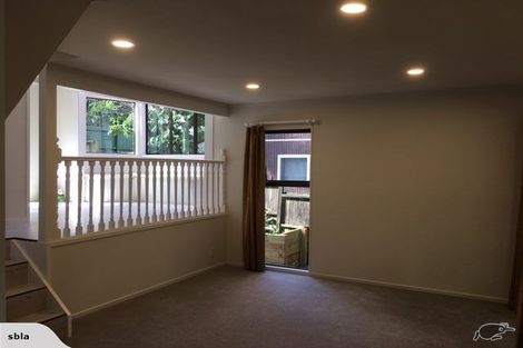 Photo of property in 2/5 Wyvern Place, Glenfield, Auckland, 0629