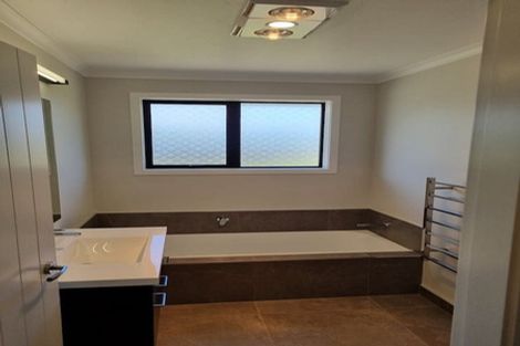 Photo of property in 62 Hokioi Drive, Kenepuru, Porirua, 5022