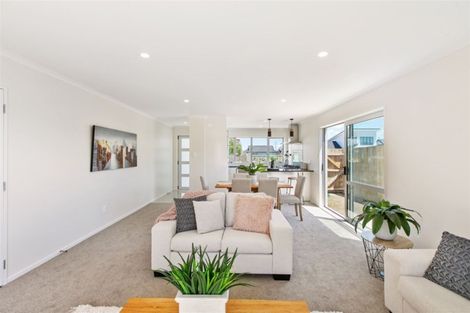 Photo of property in 27 Matata Drive, Takanini, 2112