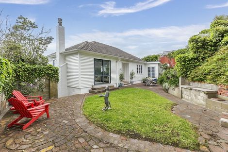 Photo of property in 77 Sidlaw Street, Strathmore Park, Wellington, 6022