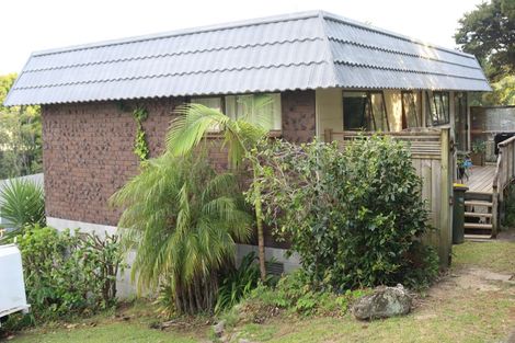 Photo of property in 1/4 Tusac Place, Totara Vale, Auckland, 0627