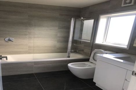 Photo of property in 10 Thornlow Street, Glendene, Auckland, 0602