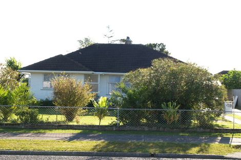 Photo of property in 20 Raglan Street, Mangere East, Auckland, 2024