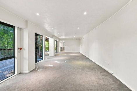 Photo of property in 1/11 Saddleback Rise, Murrays Bay, Auckland, 0630