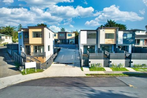 Photo of property in 11/13 Grove Lane, Pakuranga, Auckland, 2010