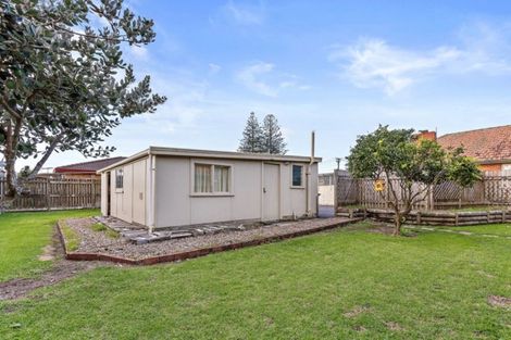 Photo of property in 21 Springs Road, Parakai, 0830