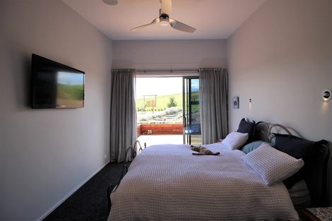 Photo of property in 24 Lewis Road, Springvale, Alexandra, 9393