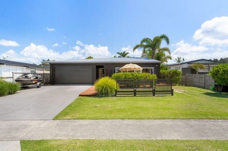 Photo of property in 209 Kiwi Road, Whangamata, 3620