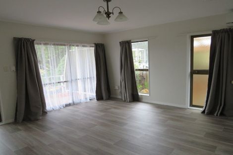 Photo of property in 1b Cairngorm Place, Highland Park, Auckland, 2010