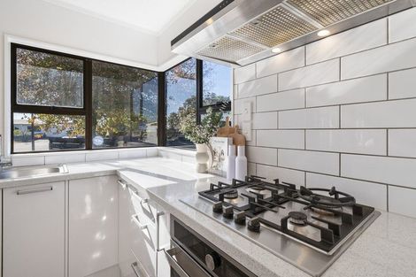 Photo of property in 18 Suzanne Grove, Kelvin Grove, Palmerston North, 4414