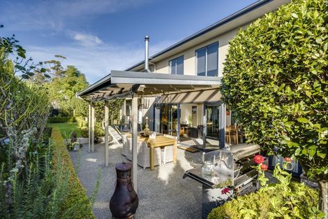 Photo of property in 11 Woodford Heights, Havelock North, 4130