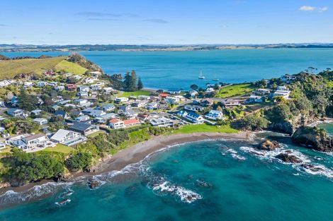 Photo of property in 21 Du Fresne Place, Russell, 0202