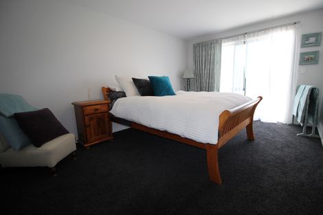 Photo of property in 24 Lewis Road, Springvale, Alexandra, 9393