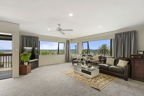 Photo of property in 8a Aeroview Drive, Beach Haven, Auckland, 0626