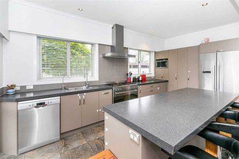Photo of property in 16 Glen Lynne Avenue, Queenwood, Hamilton, 3210