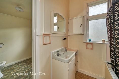 Photo of property in 34 Shamrock Street, Takaro, Palmerston North, 4412