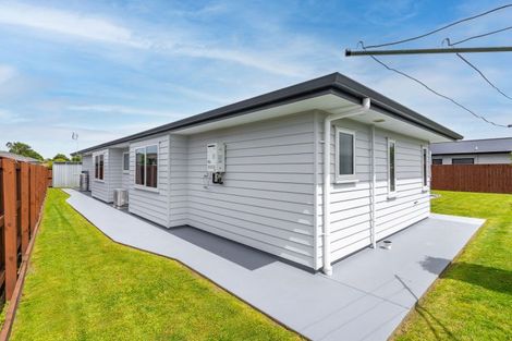 Photo of property in 12 Austin Reid Avenue, Carterton, 5713