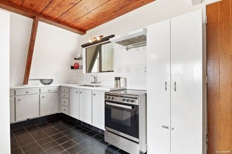 Photo of property in 166 Browns Bay Road, Murrays Bay, Auckland, 0630