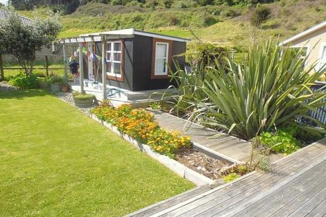 Photo of property in 7 Poneke Drive, Waikanae, 5036