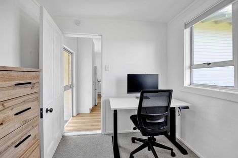 Photo of property in 9 Preston Street, Eltham, 4322