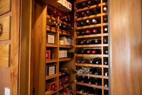 Photo of property in 25 Willow Avenue, Hannahs Bay, Rotorua, 3010