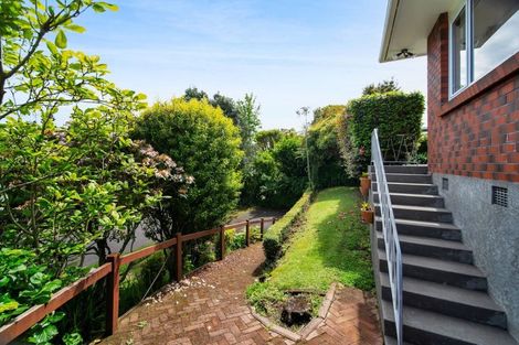 Photo of property in 10 Beaumont Crescent, Frankleigh Park, New Plymouth, 4310