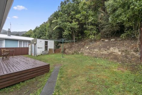 Photo of property in 22 Sunny Grove, Wainuiomata, Lower Hutt, 5014