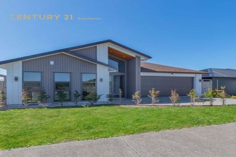 Photo of property in 55 Clarks Beach Road, Clarks Beach, 2122