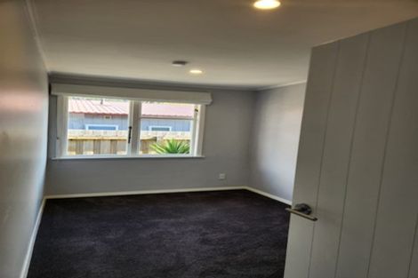 Photo of property in 16 Robertson Street, Elderslea, Upper Hutt, 5018