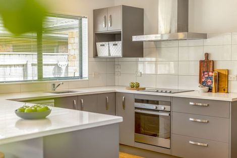 Photo of property in 18 Guildford Drive, Paraparaumu, 5032