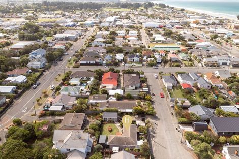 Photo of property in 12 Ida Street, New Brighton, Christchurch, 8061