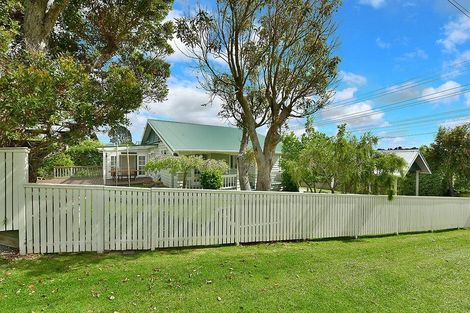Photo of property in 2 St James Avenue, Helensville, 0800