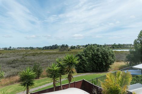 Photo of property in 27 Fergy Crescent, Wattle Downs, Auckland, 2103