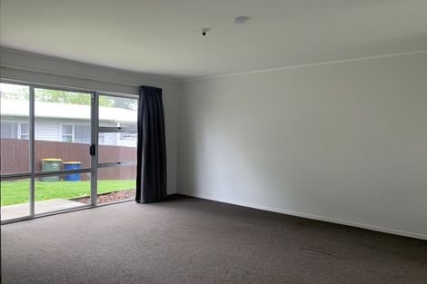 Photo of property in 3/11 Alston Avenue, Kelston, Auckland, 0602