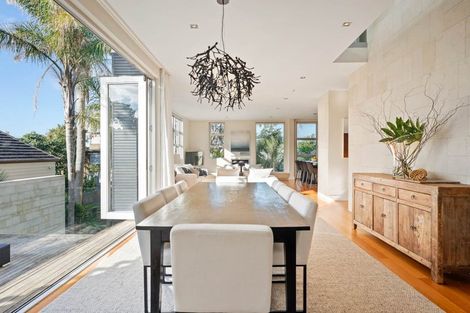 Photo of property in 23 Ocean View Road, Milford, Auckland, 0620