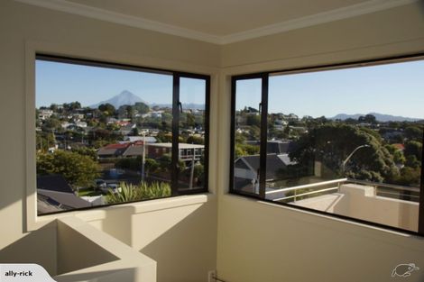 Photo of property in 49 Paynters Avenue, Strandon, New Plymouth, 4312