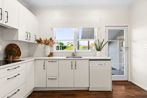 Photo of property in 86 Te Mata Road, Havelock North, 4130