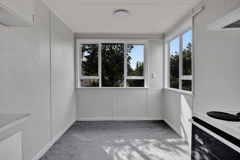 Photo of property in 40 Banks Street, Marfell, New Plymouth, 4310